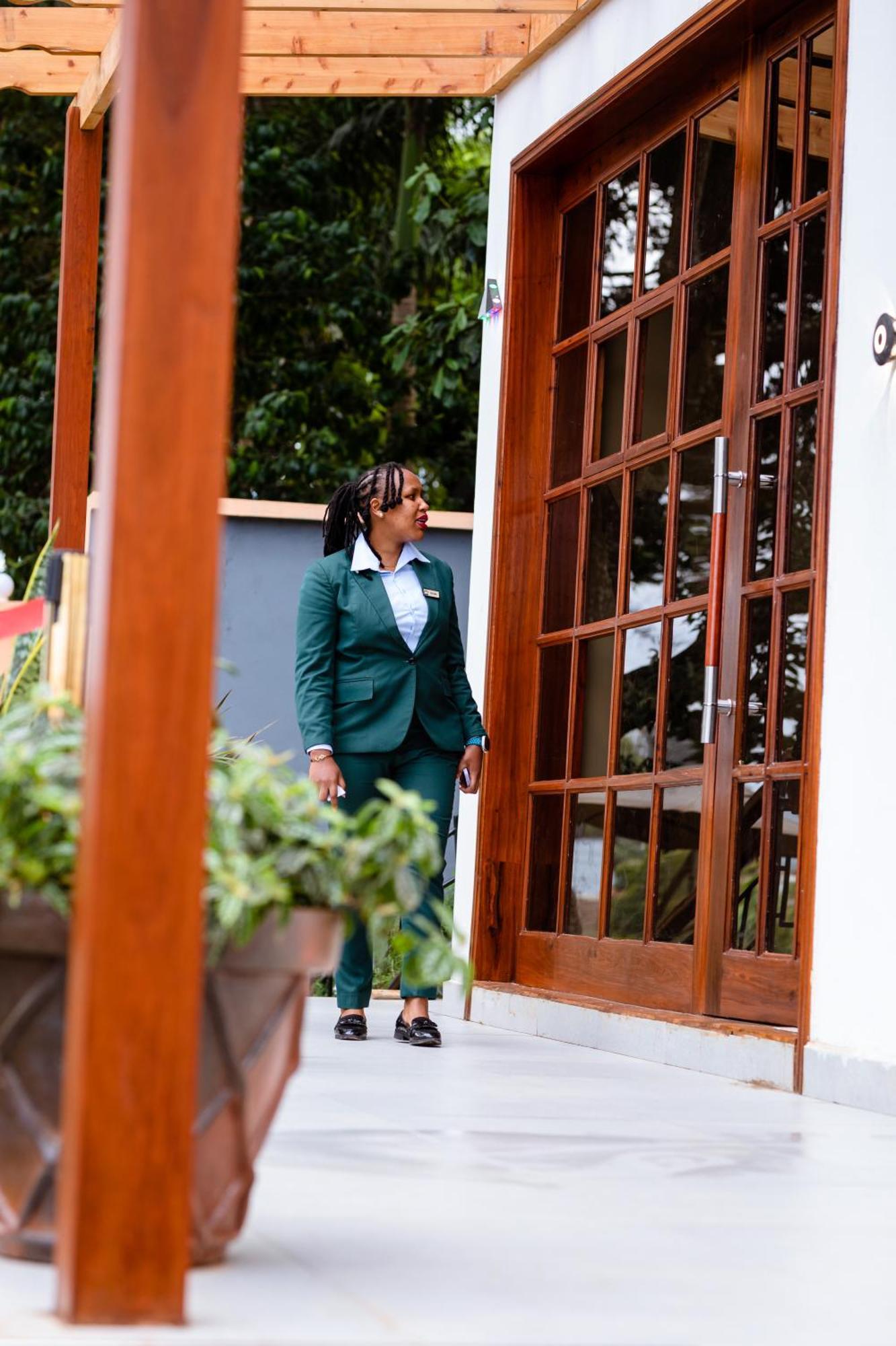 Greenside Hotel Аруша Экстерьер фото