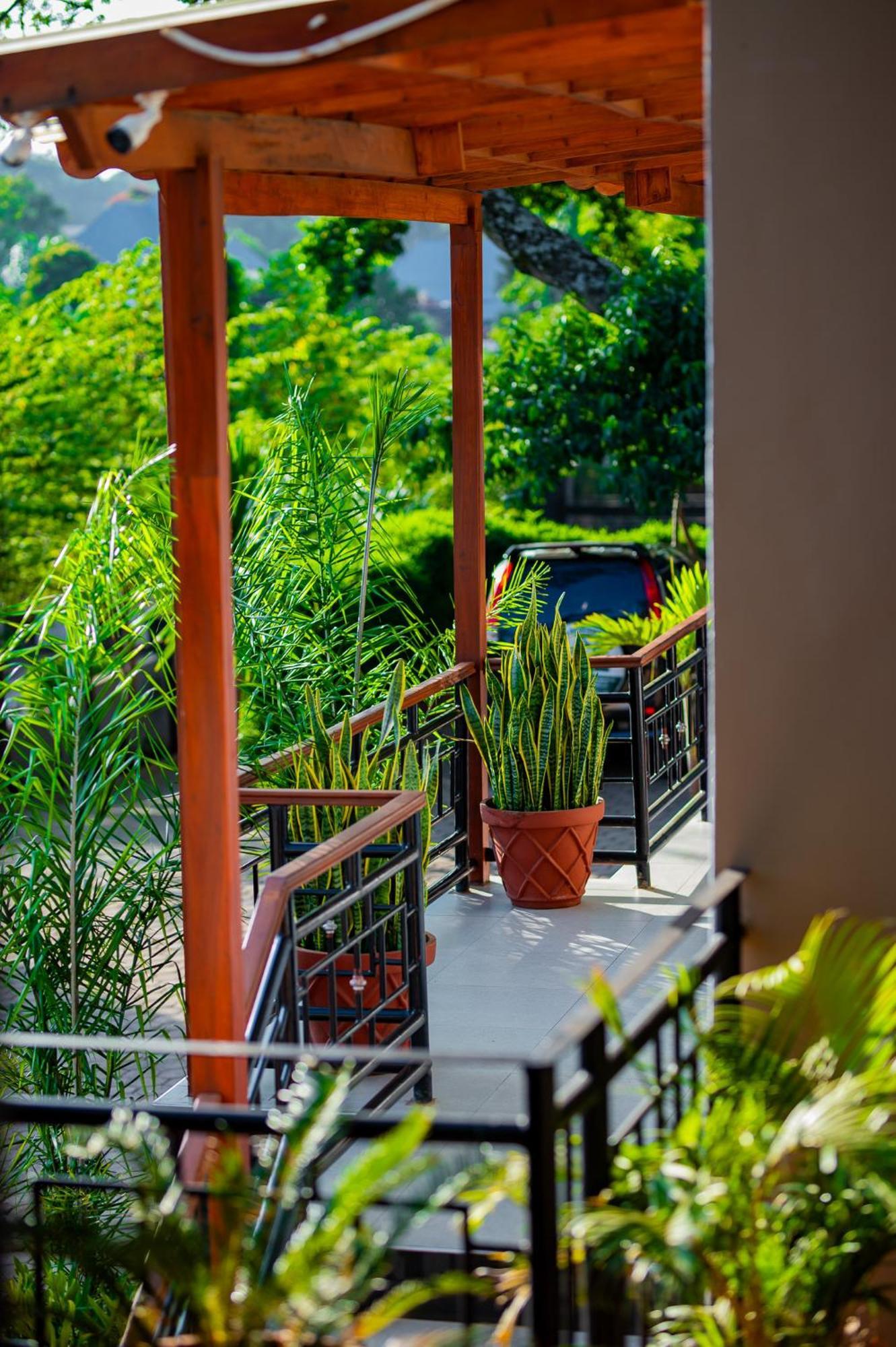 Greenside Hotel Аруша Экстерьер фото